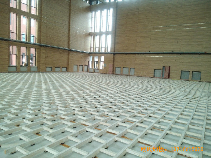 河北雄縣第三高中籃球館運動木地板施工案例1