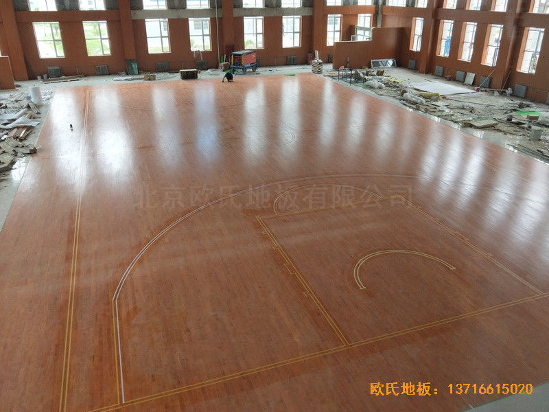海南民族高中籃球館運動地板鋪設(shè)案例4