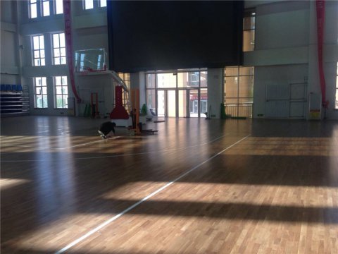 運動木地板價格區別大，怎么回事